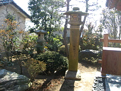 前庭の石灯籠